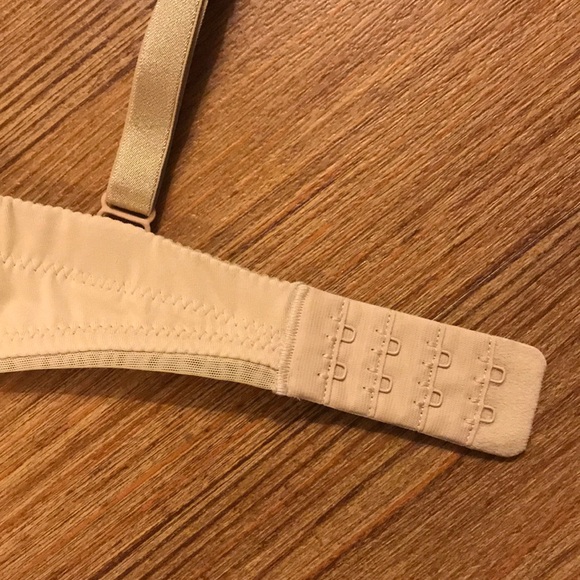 Like New Chantelle Sensua Convertible Push-Up Bra - Picture 6 of 9